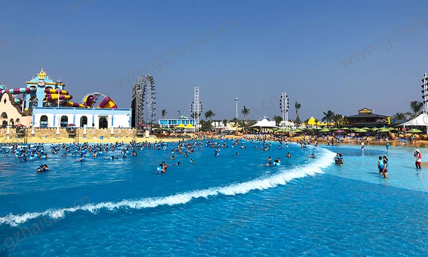 浙江宁波大目湾阿拉的海水上乐园海浪池